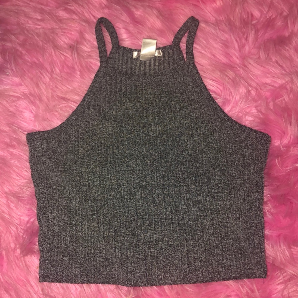 gray crop top